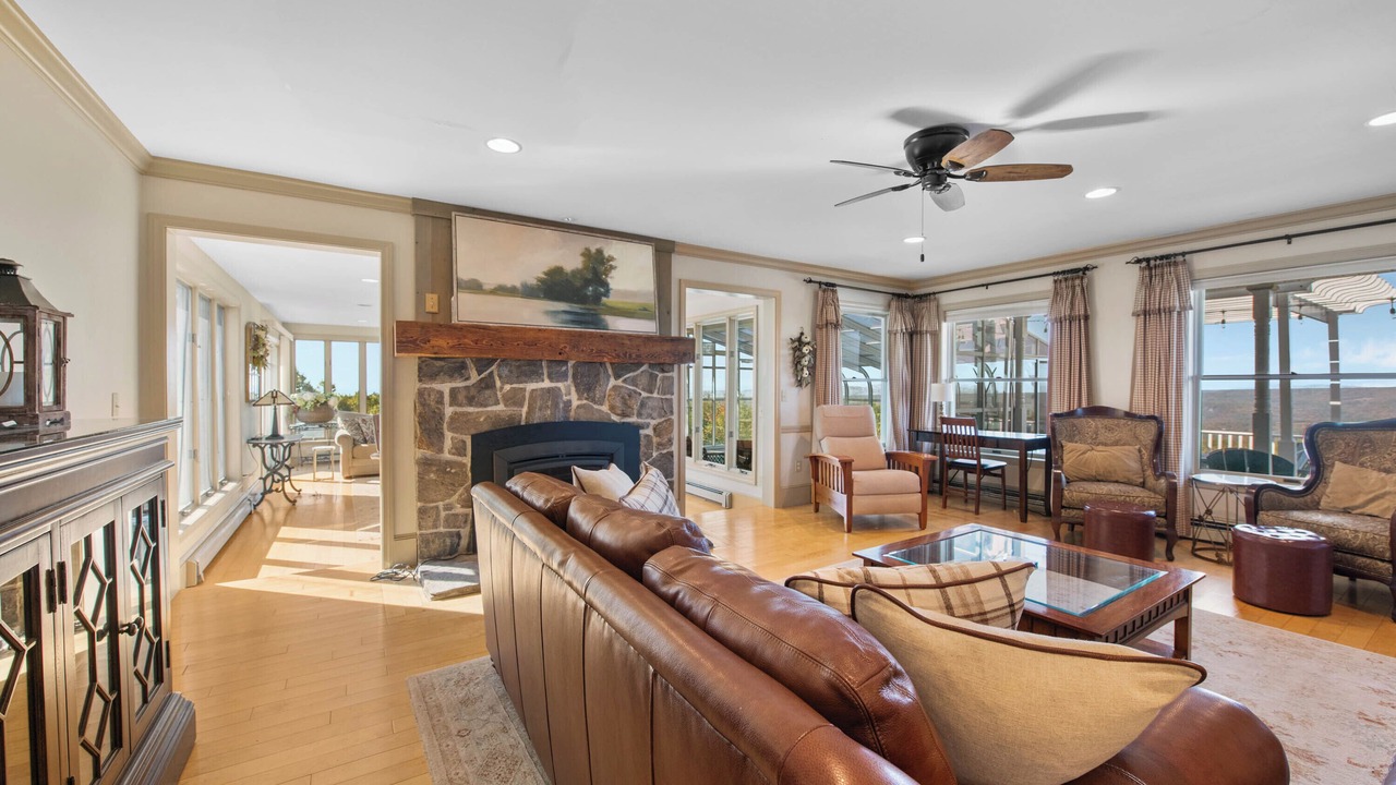 Photo of Livingroom in West Paris