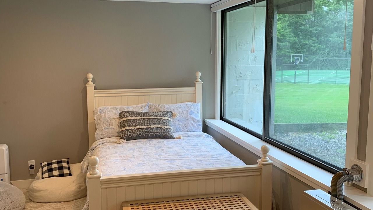 Photo of Bedroom in Warren