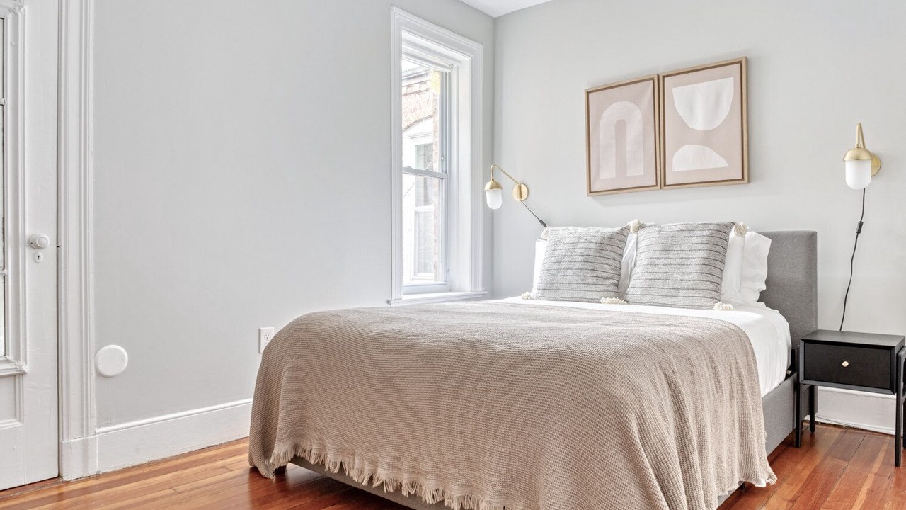 Photo of Bedroom in Aspinwall Hill