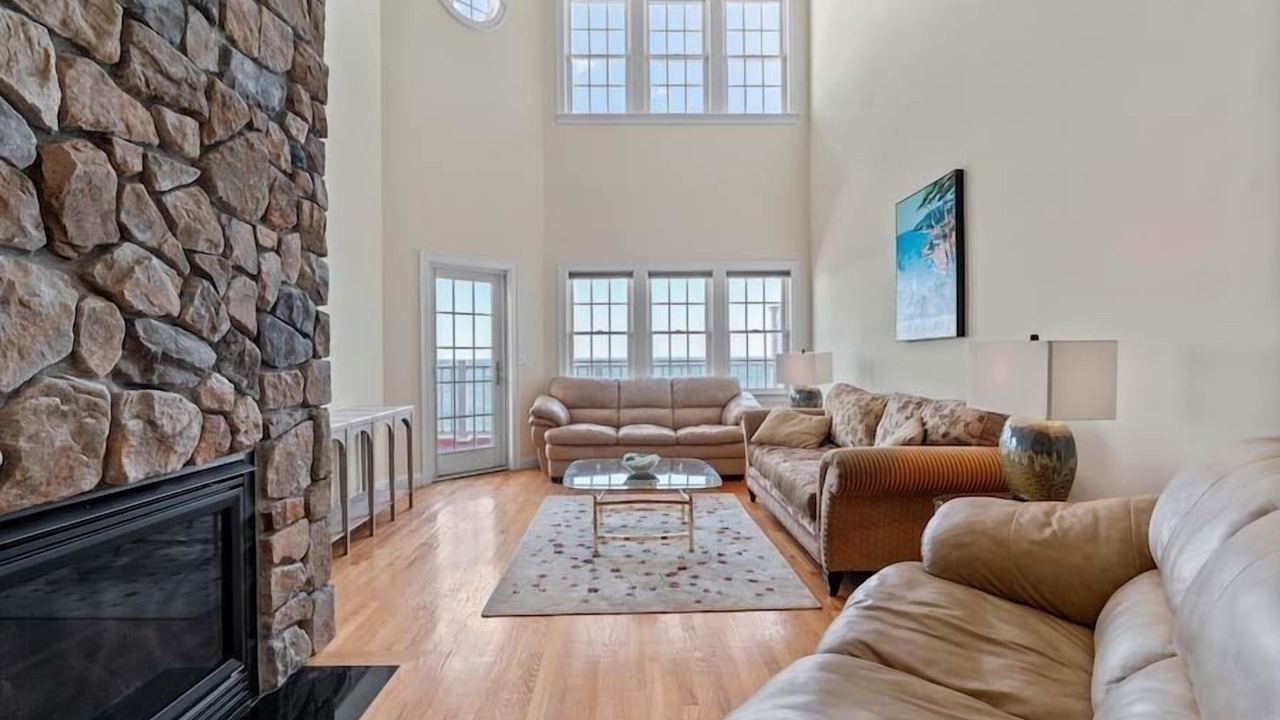 Photo of Livingroom in Falmouth Heights