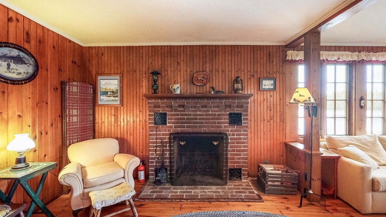Photo of Livingroom in Raymond