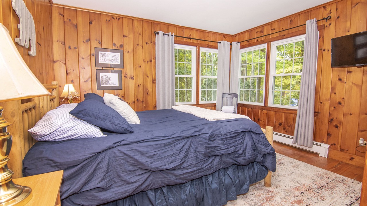 Photo of Bedroom in Lake George
