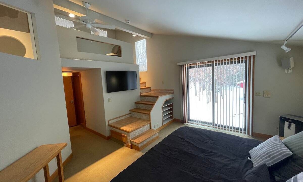 Photo of Bedroom in Salisbury Center
