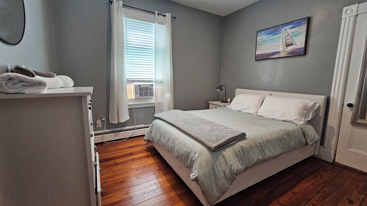 Photo of Bedroom in Top of the Hill