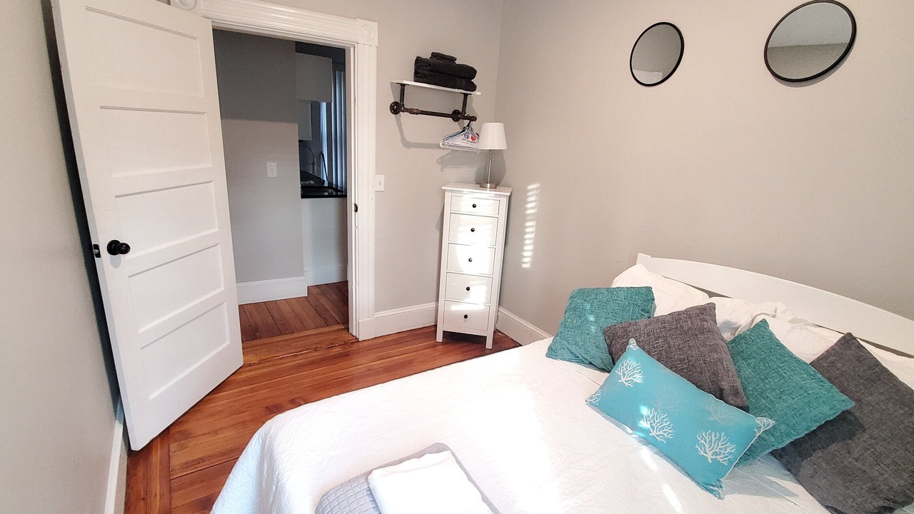 Photo of Bedroom in Top of the Hill