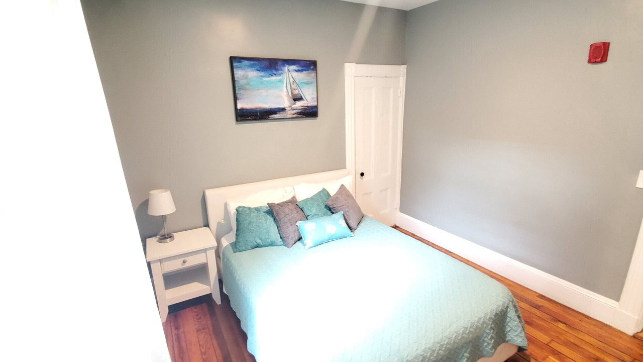 Photo of Bedroom in Top of the Hill
