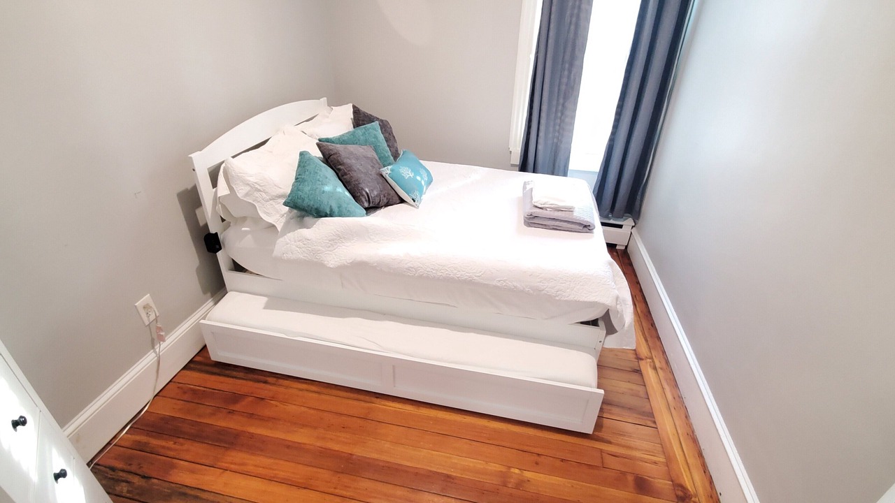 Photo of Bedroom in Top of the Hill