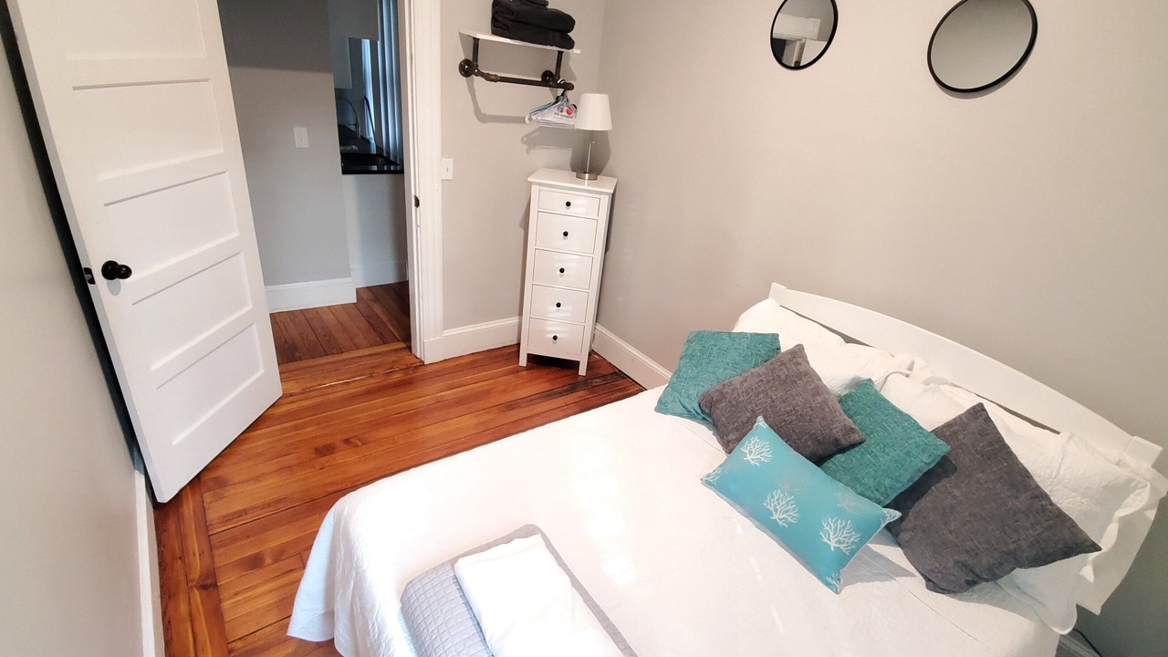Photo of Bedroom in Top of the Hill