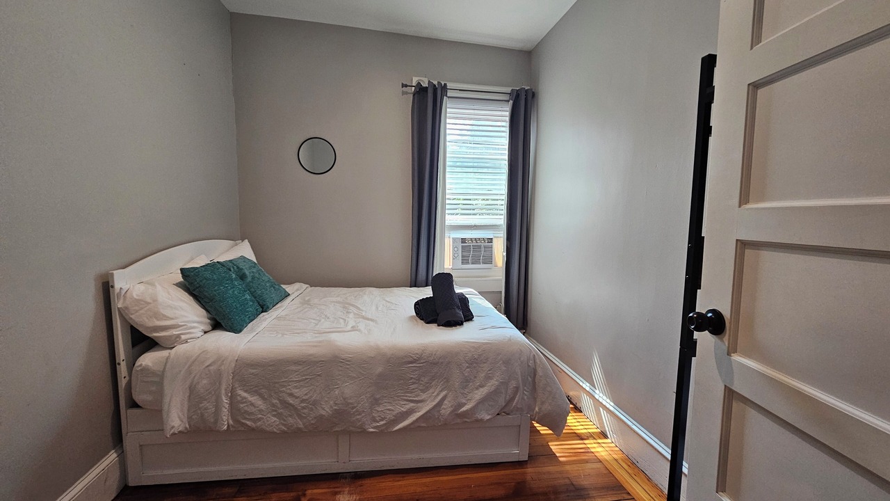 Photo of Bedroom in Top of the Hill