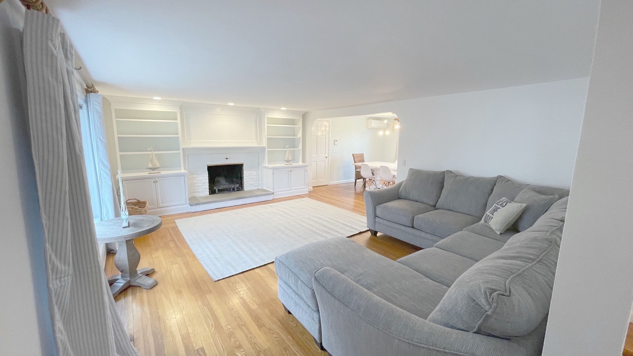 Photo of Livingroom in Newport East