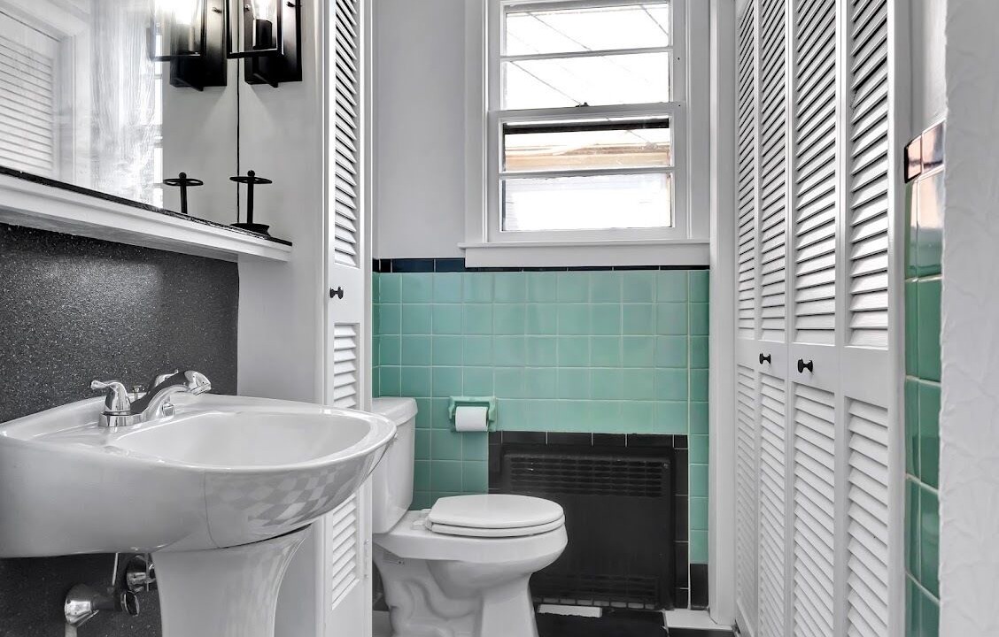 Photo of Bathroom in Top of the Hill
