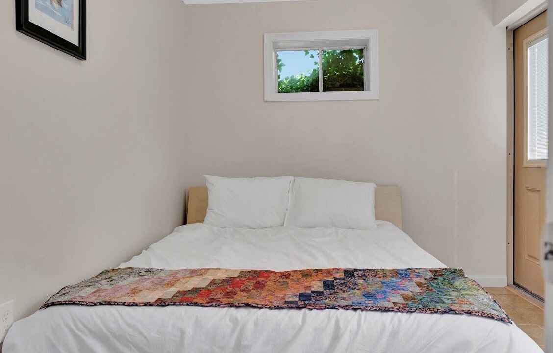 Photo of Bedroom in Top of the Hill