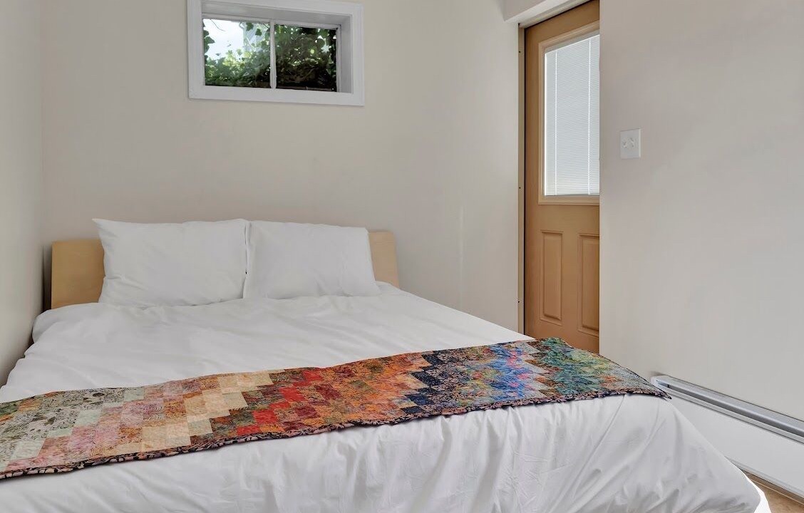 Photo of Bedroom in Top of the Hill