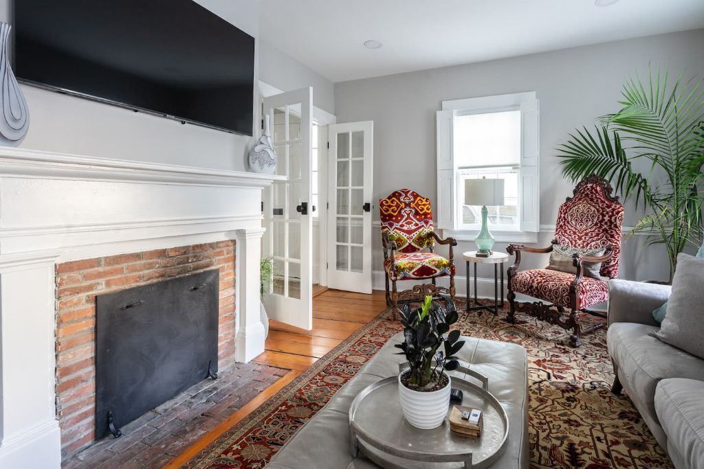 Photo of Livingroom in Historic Hill