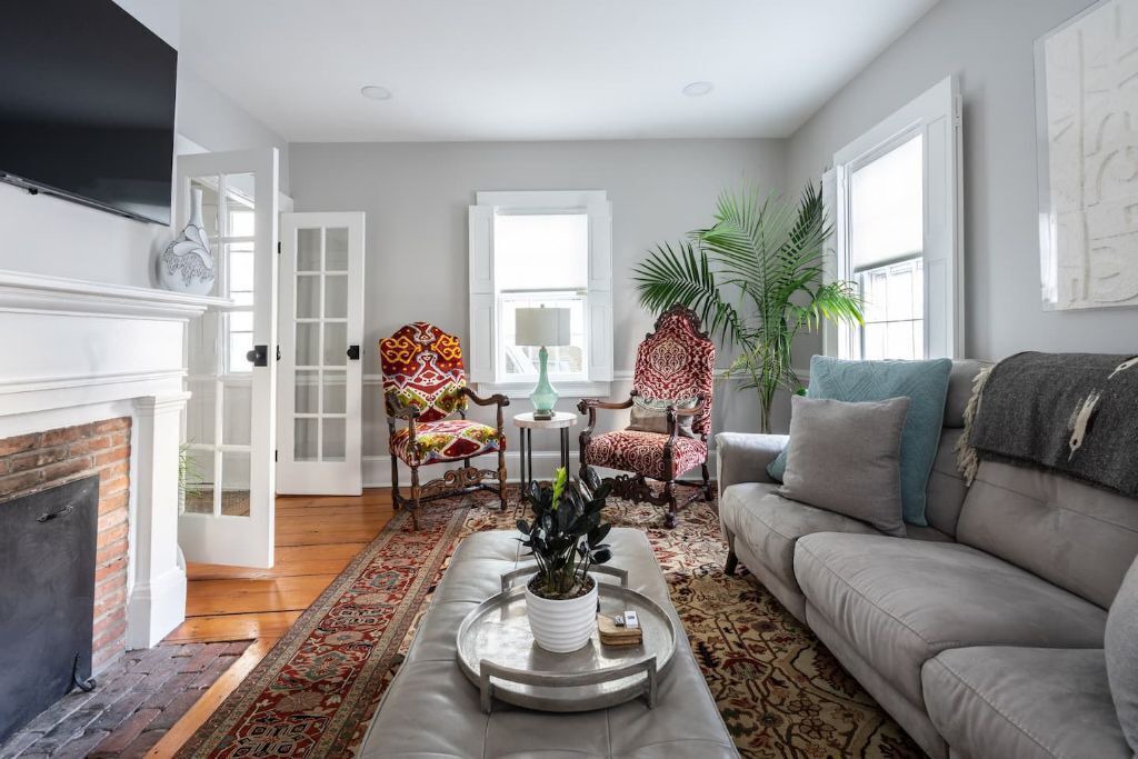 Photo of Livingroom in Historic Hill
