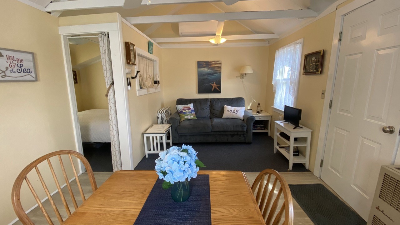 Photo of Livingroom in West Yarmouth