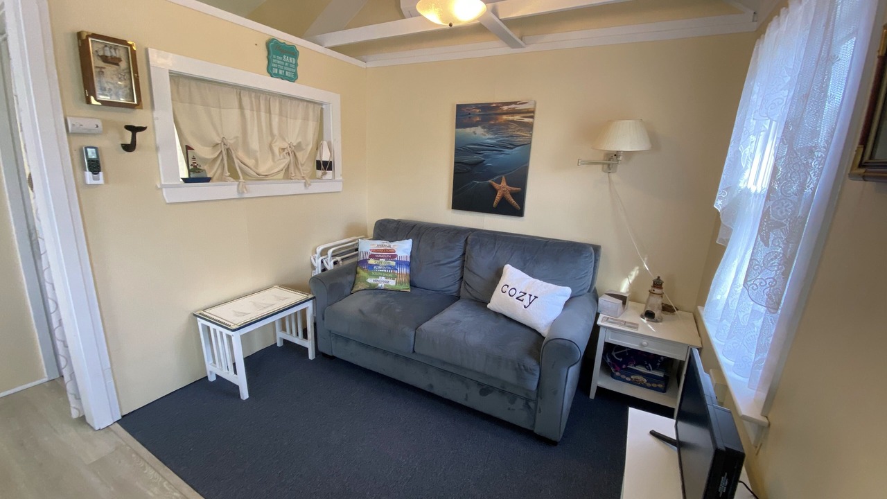 Photo of Livingroom in West Yarmouth