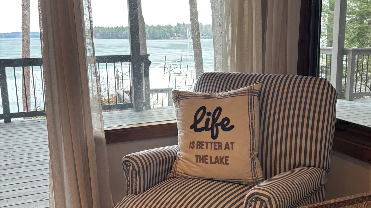 Photo of Bedroom in Moultonborough