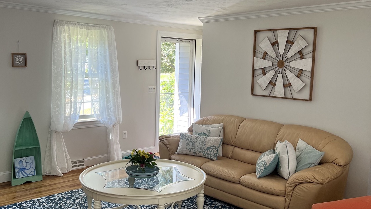 Photo of Livingroom in East Harwich