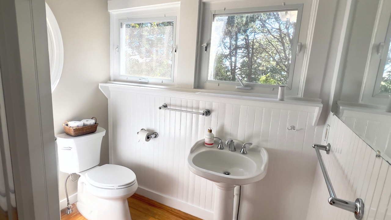 Photo of Bathroom in Ocean Park