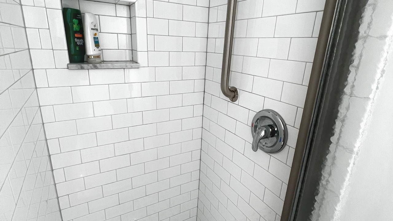 Photo of Bathroom in Commercial Street