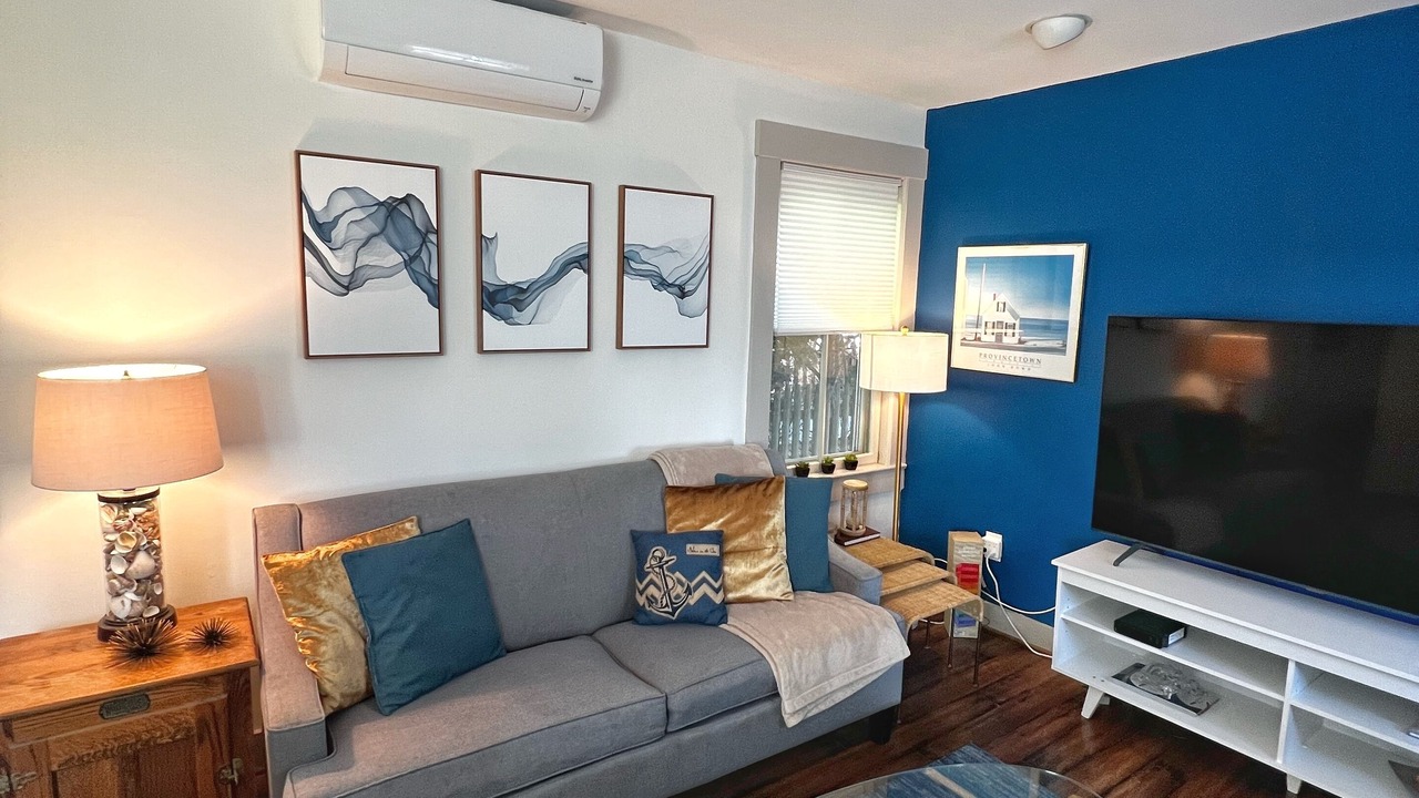 Photo of Livingroom in Commercial Street