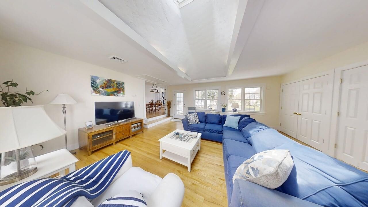 Photo of Livingroom in Dennis