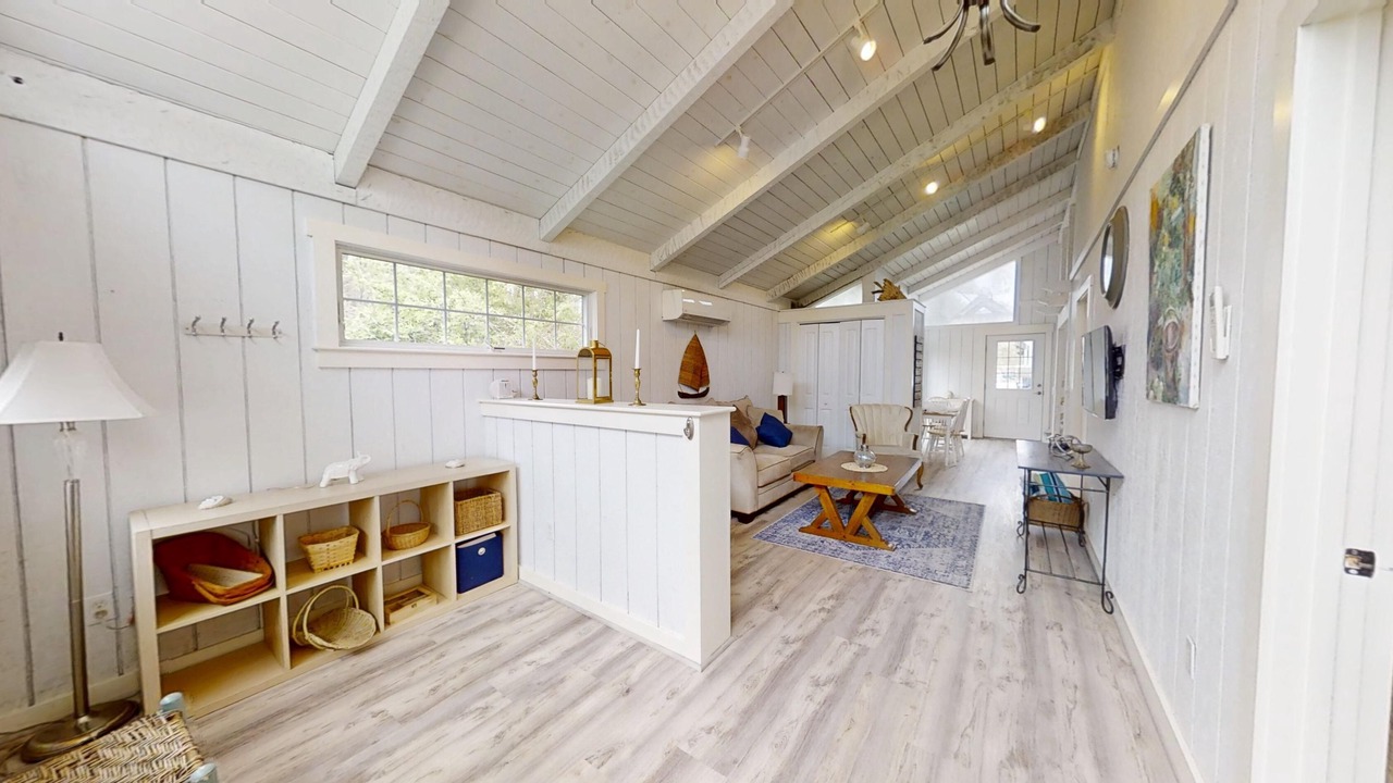 Photo of Livingroom in Dennis