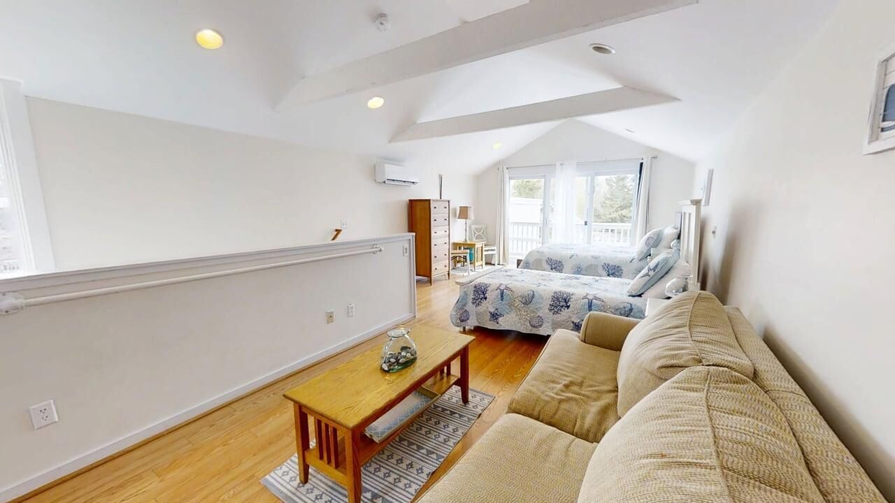 Photo of Livingroom in Dennis