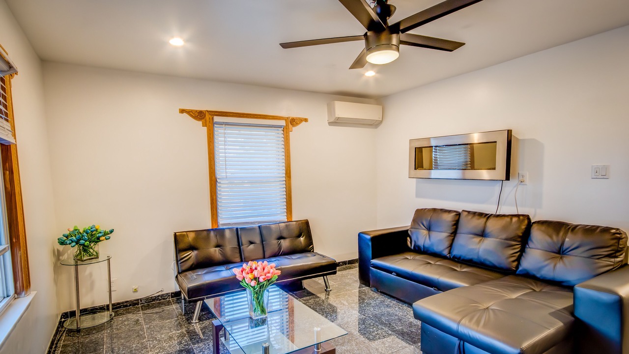 Photo of Livingroom in Queens