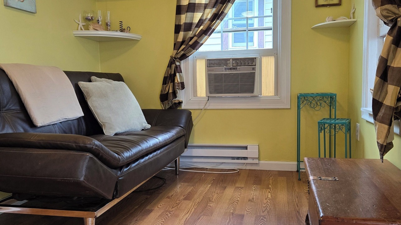 Photo of Livingroom in Hampton