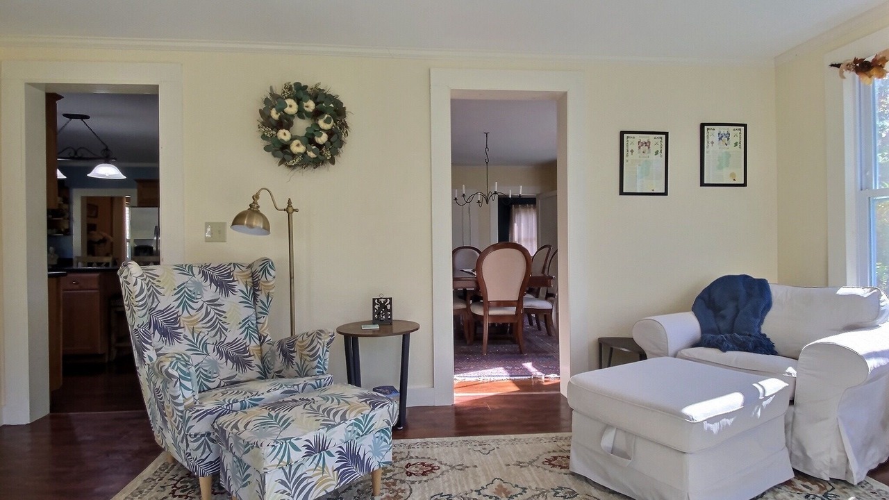 Photo of Livingroom in Litchfield Historic District