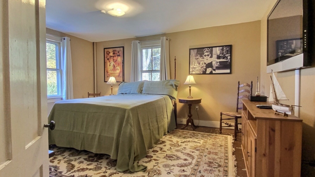 Photo of Bedroom in Litchfield Historic District