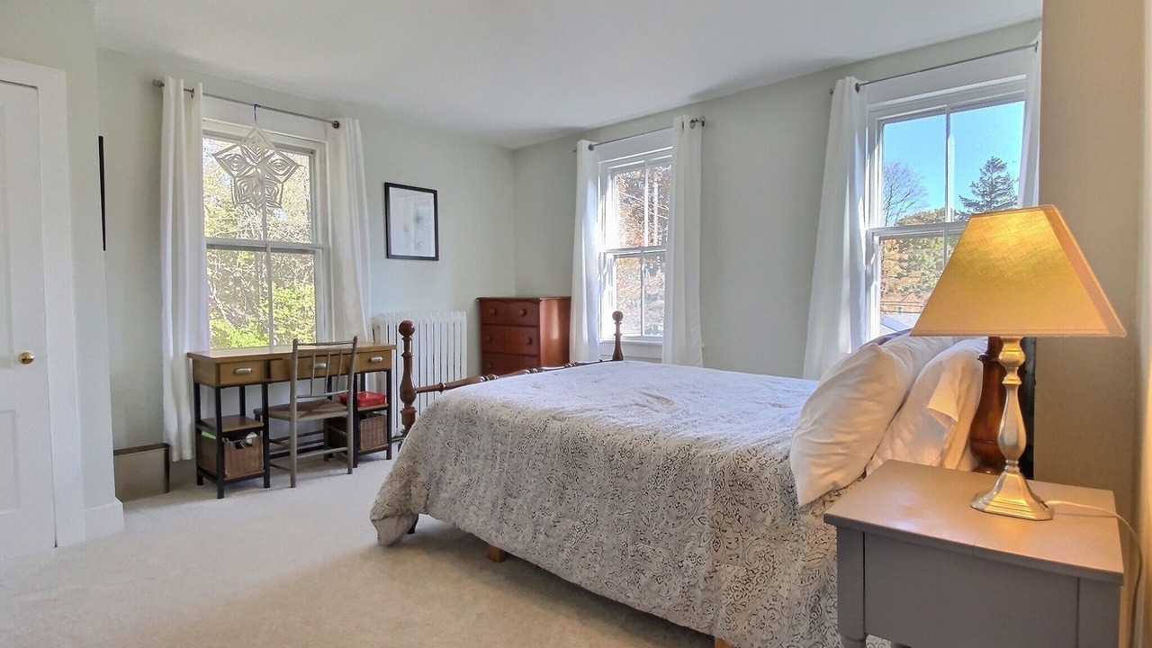 Photo of Bedroom in Litchfield Historic District