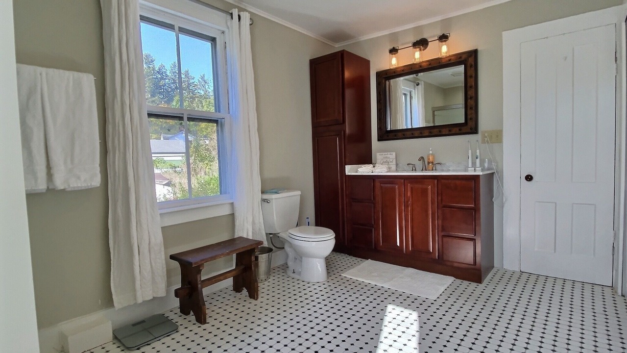 Photo of Bathroom in Litchfield Historic District