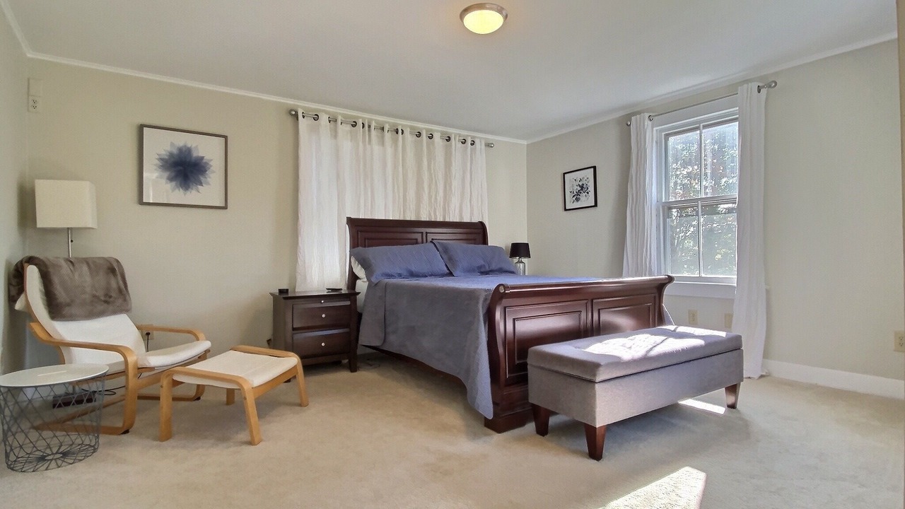 Photo of Bedroom in Litchfield Historic District