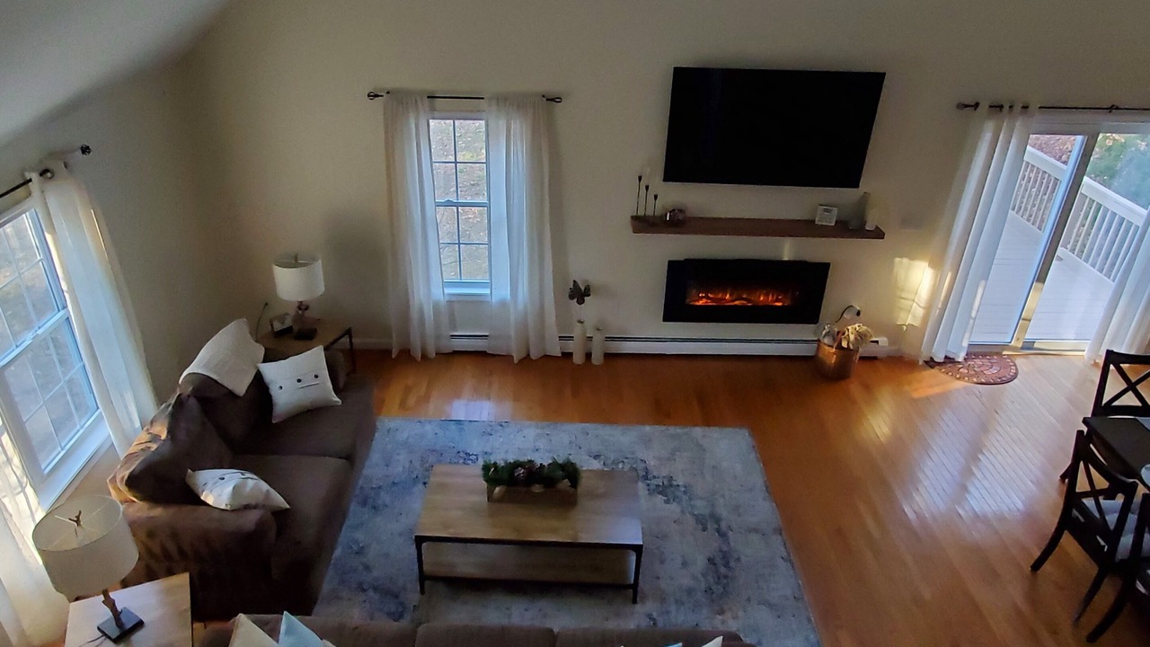 Photo of Livingroom in Hillsboro