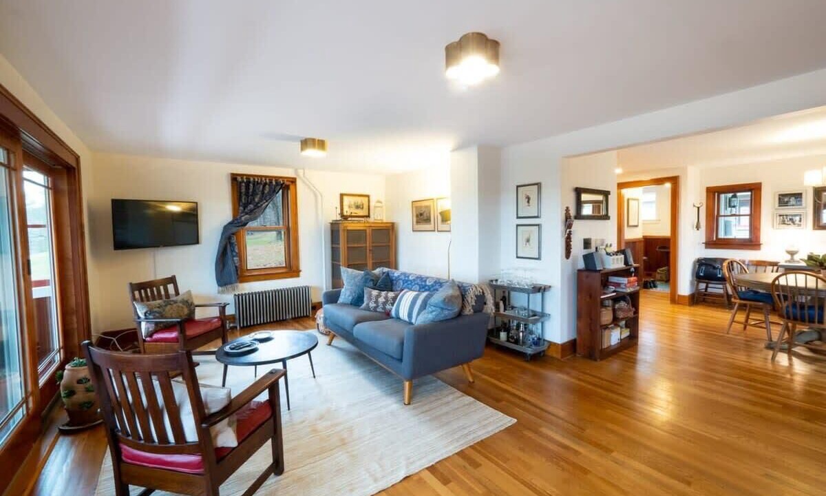 Photo of Livingroom in Lee