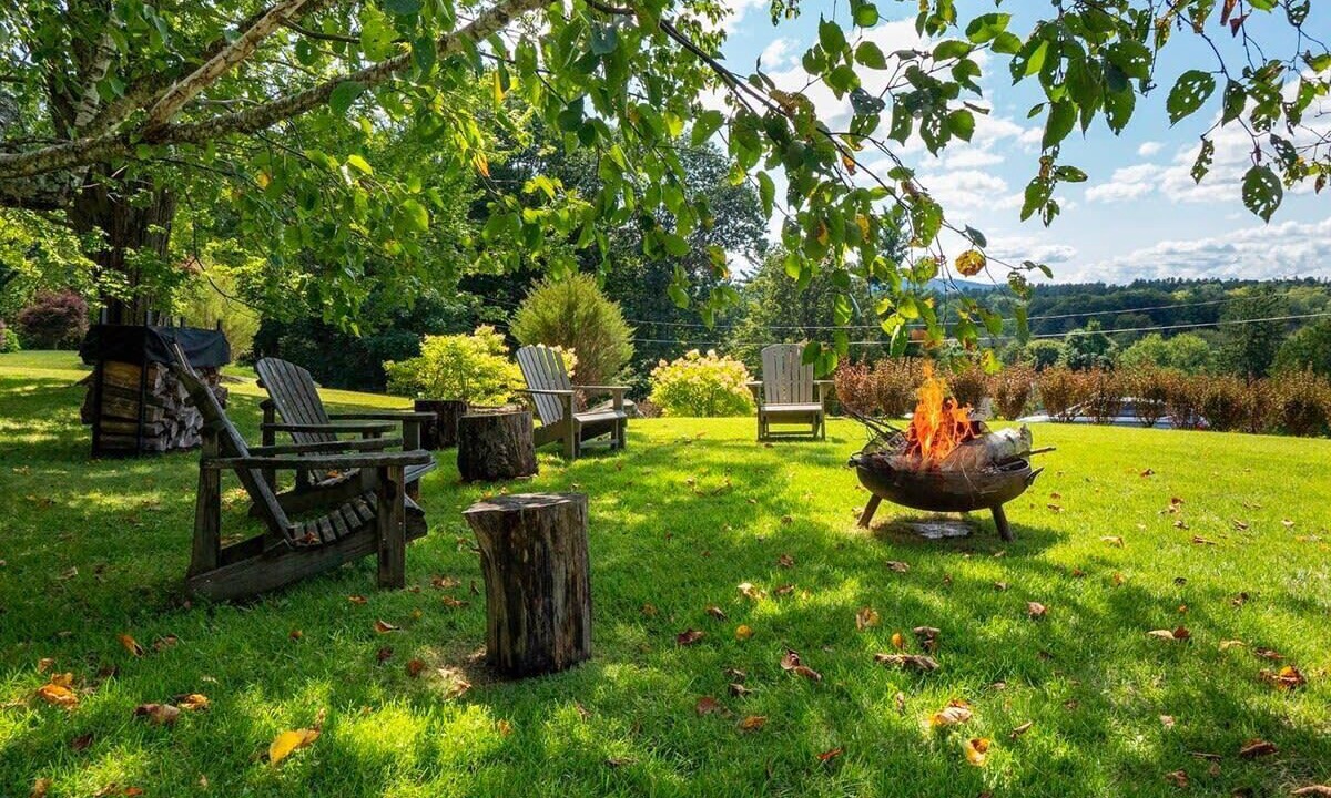 Photo of Outdoor in Lee