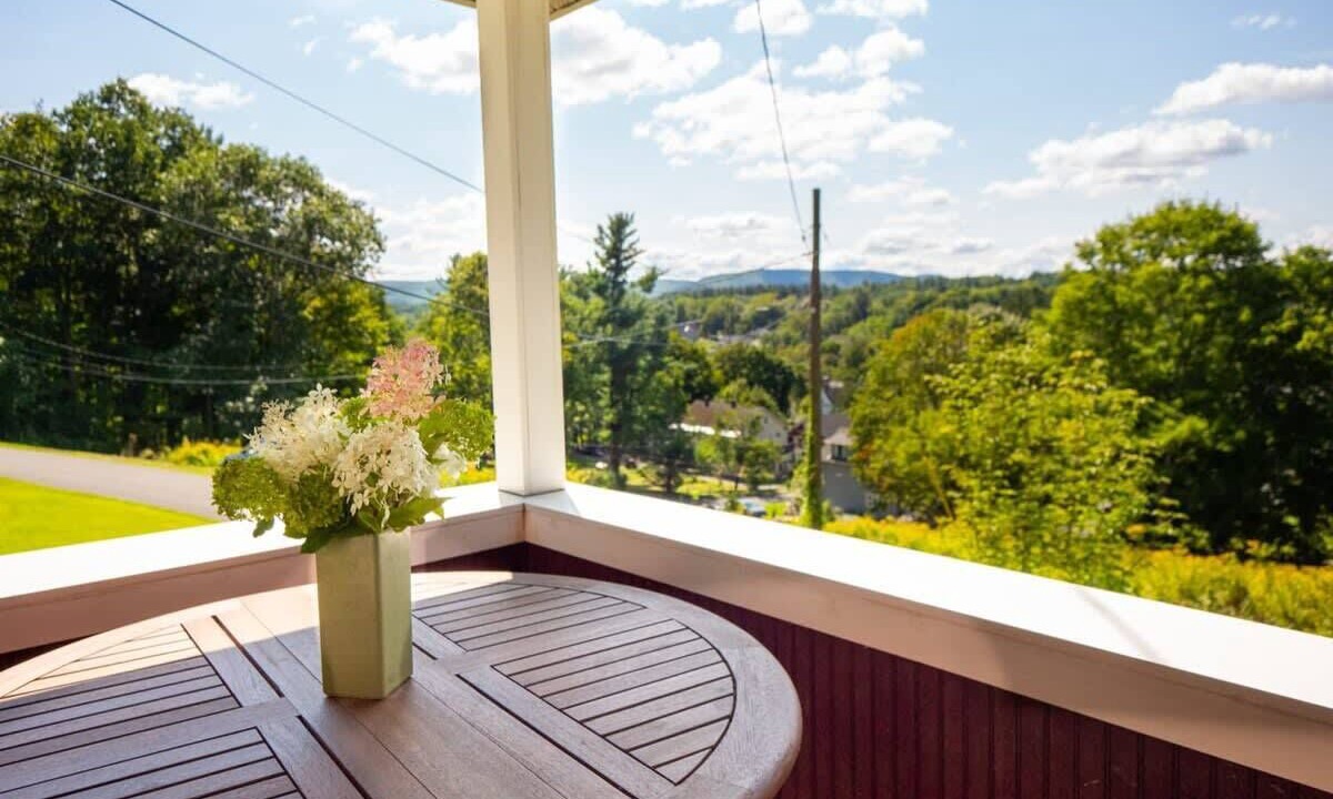 Photo of Outdoor in Lee