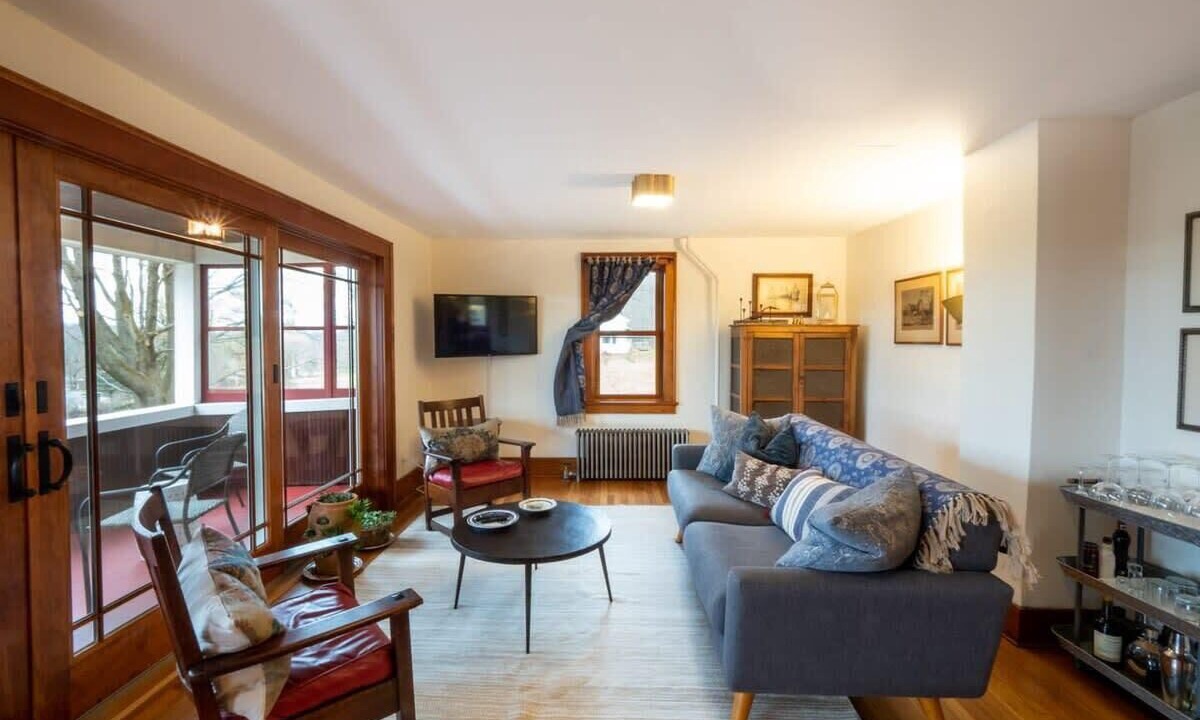 Photo of Livingroom in Lee