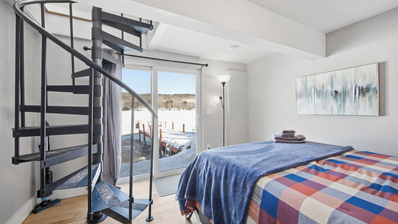 Photo of Bedroom in Alton Bay