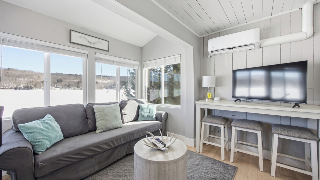 Photo of Livingroom in Alton Bay