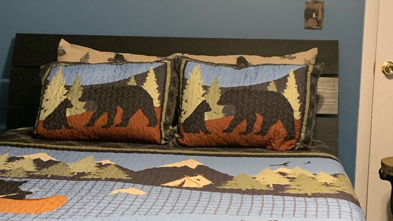 Photo of Bedroom in Rowland