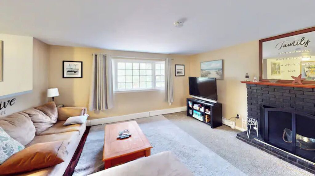 Photo of Livingroom in East Falmouth