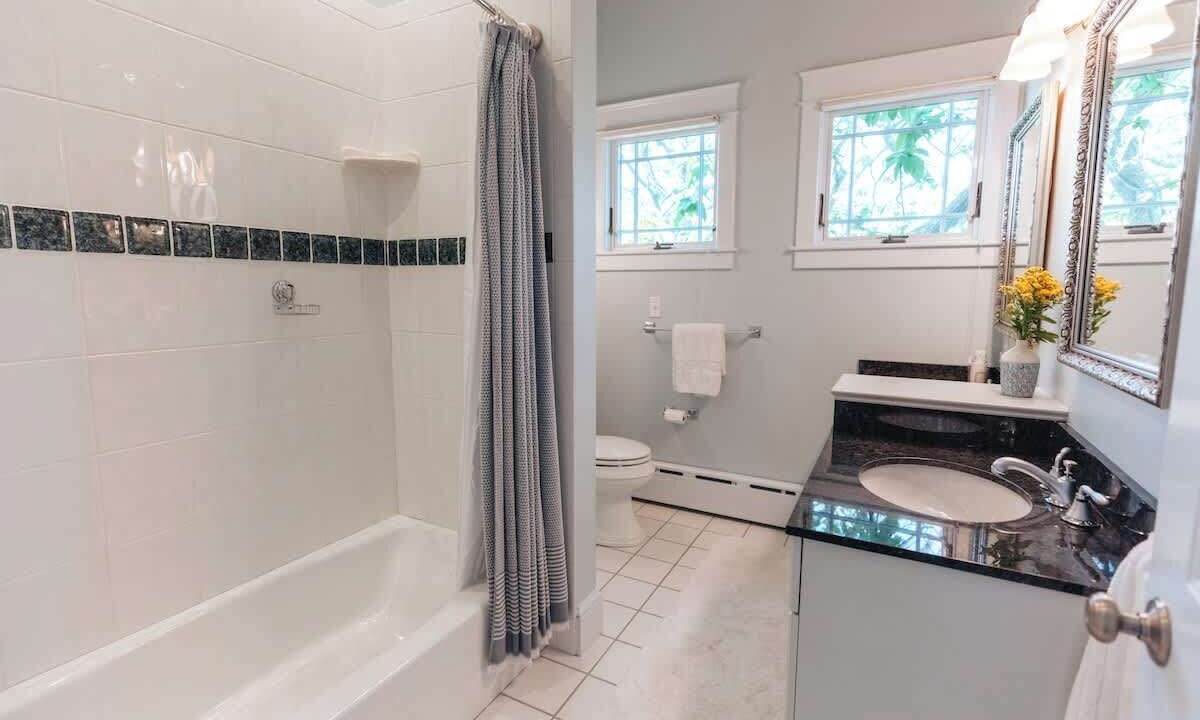 Photo of Bathroom in Easton's Point