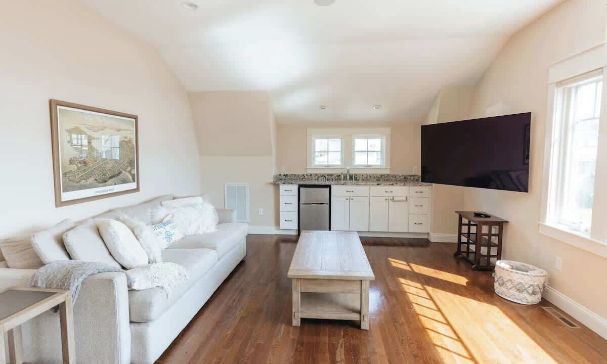 Photo of Livingroom in Easton's Point