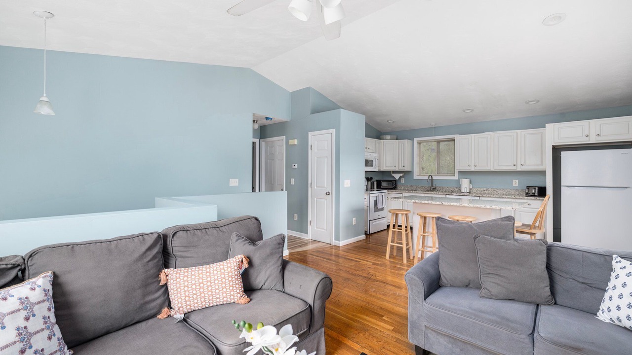 Photo of Livingroom in Saunderstown