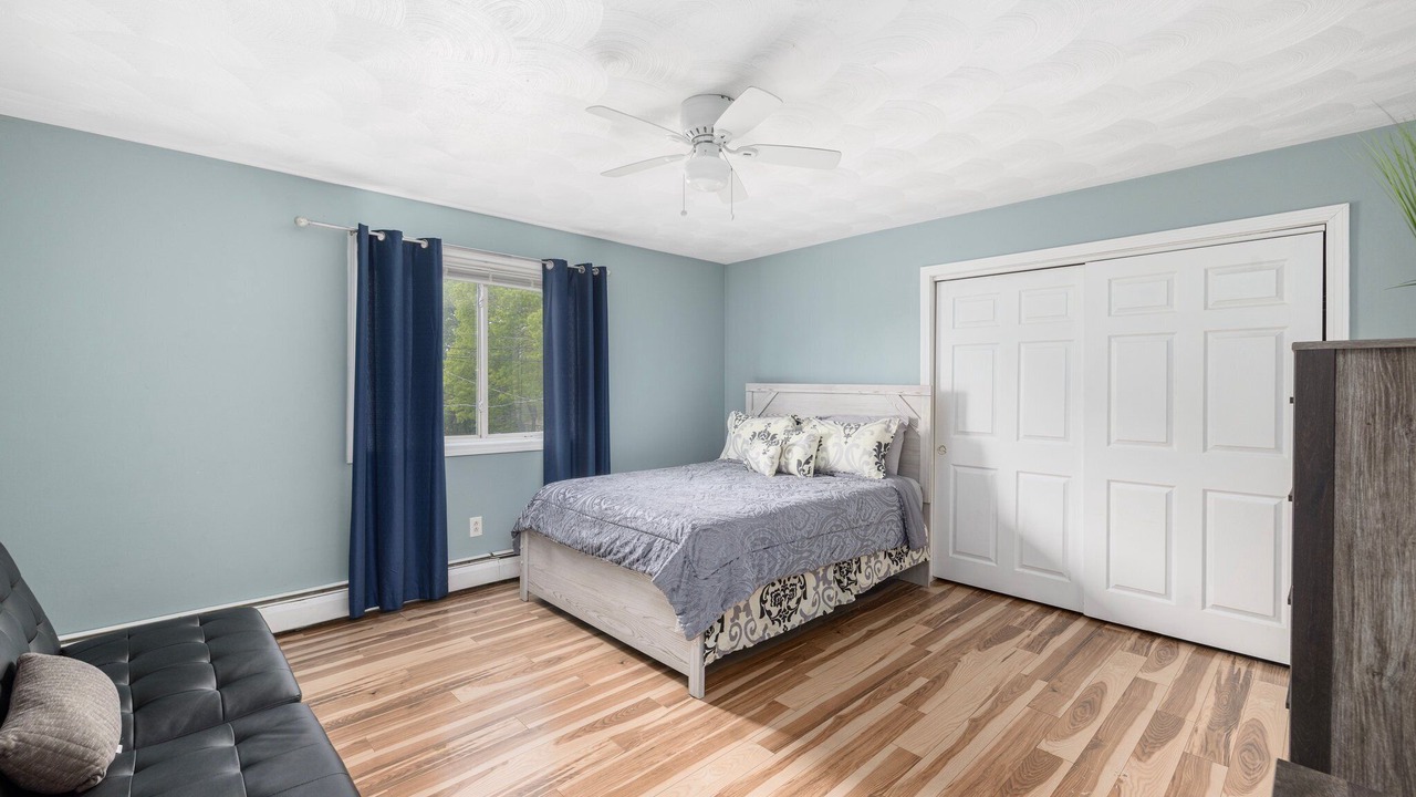 Photo of Bedroom in Saunderstown