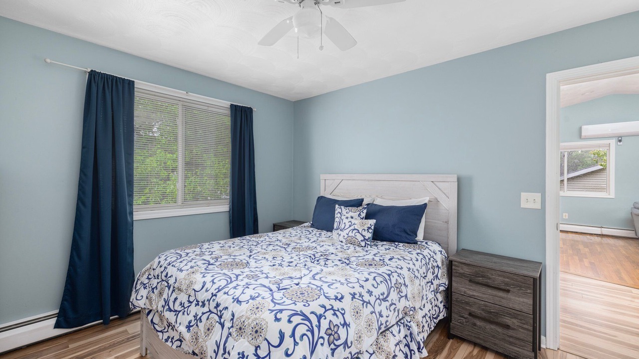 Photo of Bedroom in Saunderstown